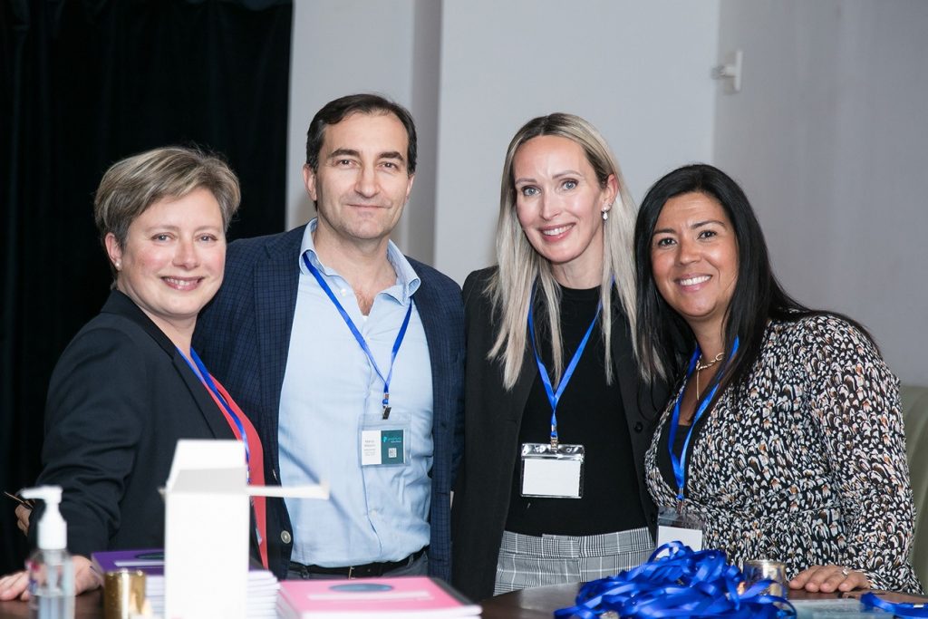 De gauche à droite : Ester Pescio, directrice des opérations, Marco Massini, conseiller, Karine Boulianne, directrice commerciale, Jasmine D'Alessandro, responsable des opérations cliniques